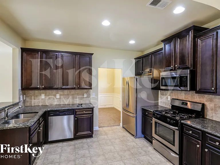 6013 Cloverfield Way — Photo 5