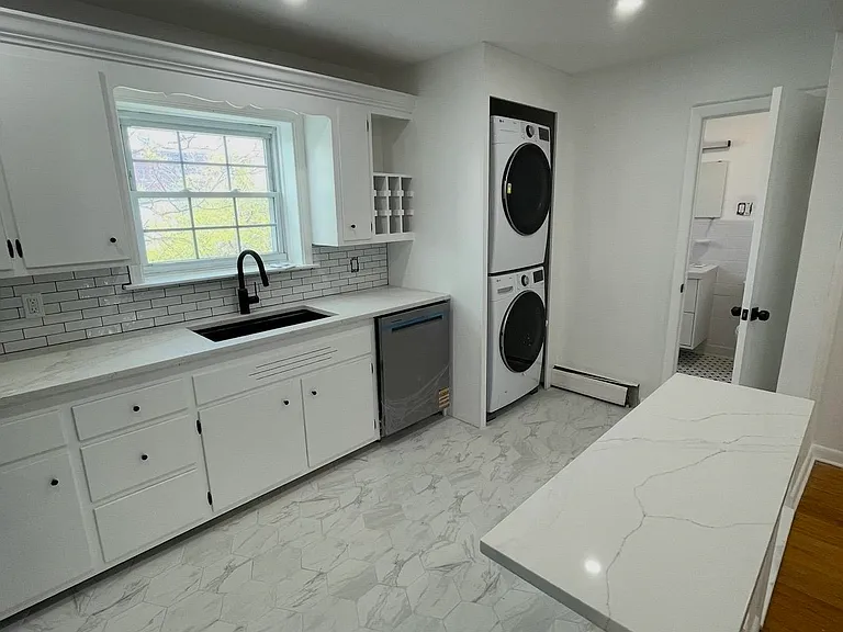 307 New York Ave #2 — Photo 3