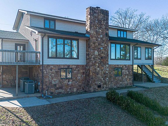 3rd image of 302 Williams Ln