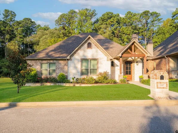 1107 Victoria Dr, Longview, TX 75604