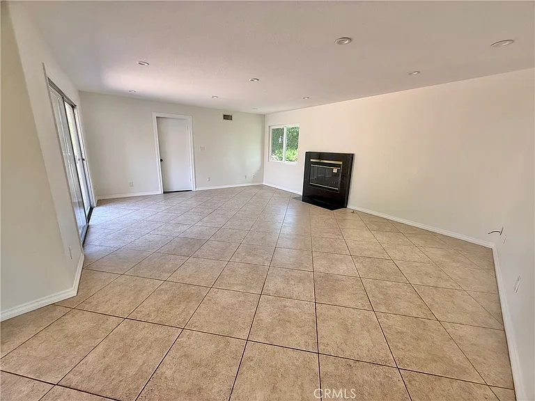 61 E Orange Grove Ave — Photo 13