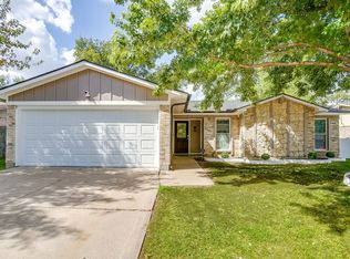 125 Cimarron Ln, Arlington, TX 76014