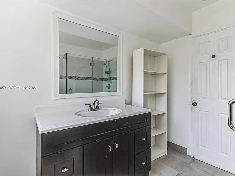 633 N Crescent Dr — Photo 41