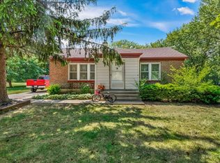 10N912 S Airlite St, Elgin, IL 60123