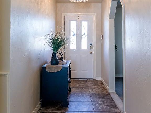 3rd image of 1006 Lera Ln