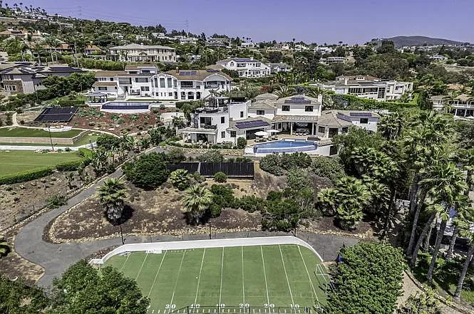 7335 El Fuerte St — Photo 3