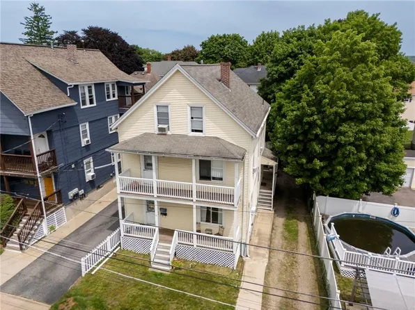 32 Vine St, Woonsocket, RI 02895
