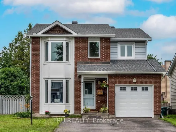 24 Soho Cres, Ottawa, ON K2J 2W1