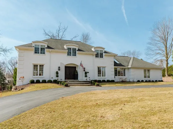 2645 Woodhill COURT, Brookfield, WI 53005