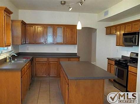 5th image of 4205 Loma Clara Ct