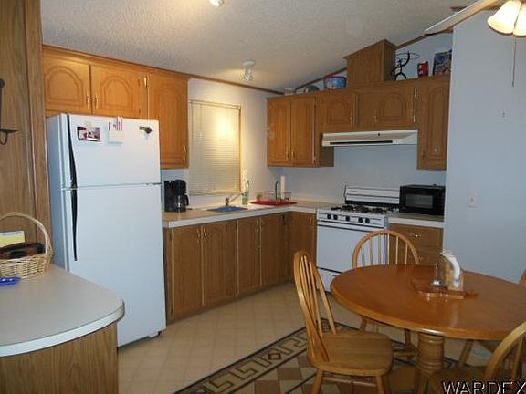 5th image of 1932 W Riverbend Cir