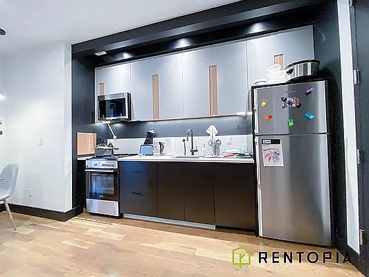 2nd image of 832 Lexington Ave APT 2B