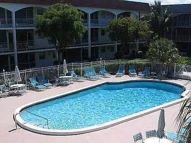 4th image of 501 Blue Heron Dr APT 114-A