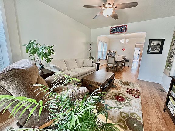 2nd image of 5042 W Sunnyside Ave