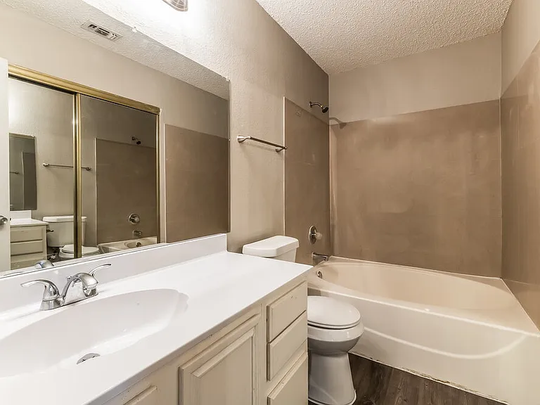 1433 Spicewood Dr — Photo 10