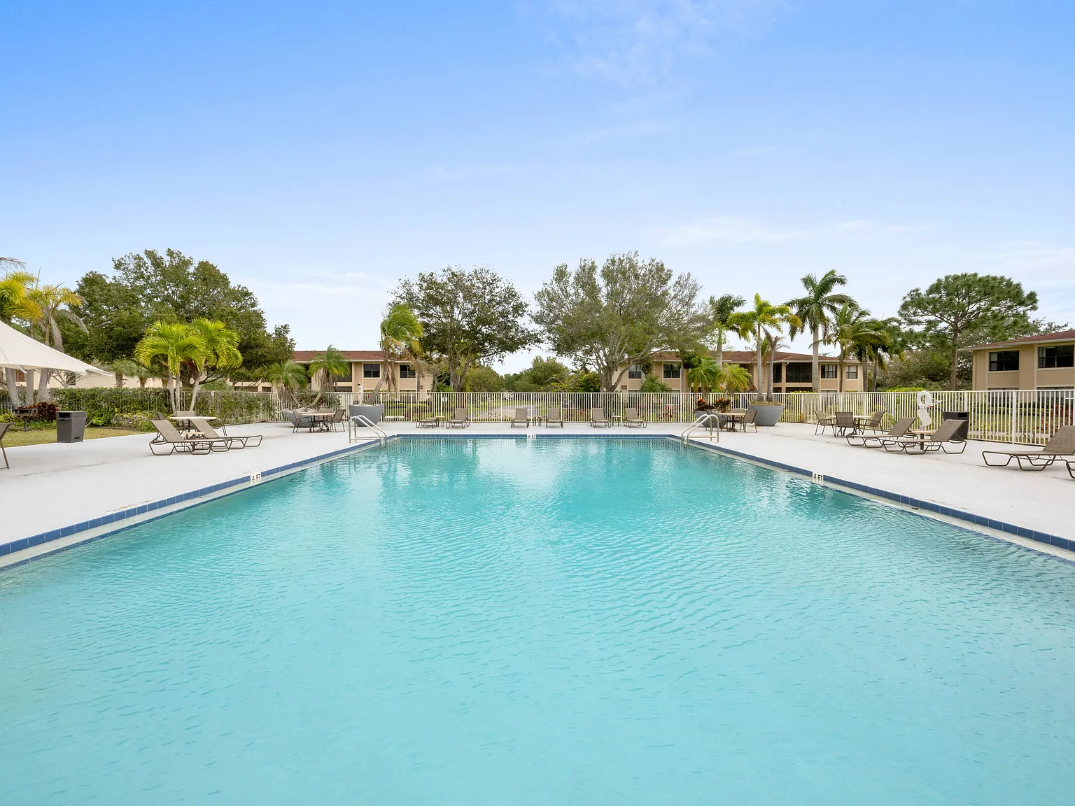 10X Harbour Palms — Photo 3