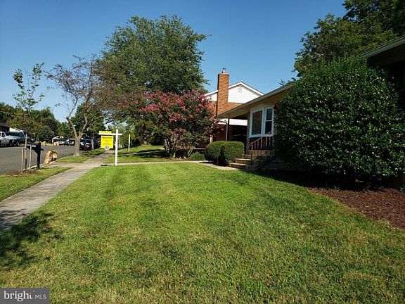 4th image of 9746 Wyman Way
