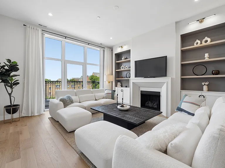 1615 W Irving Park Rd #3N — Photo 10