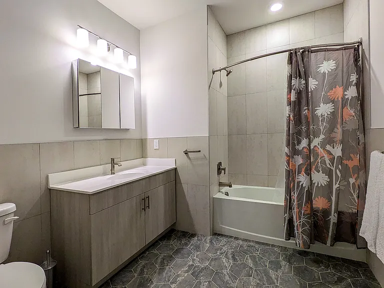 Metro526 Luxury Apartments — Photo 27