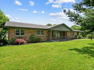 6984 Russell Cave Rd, Lexington, KY 40511