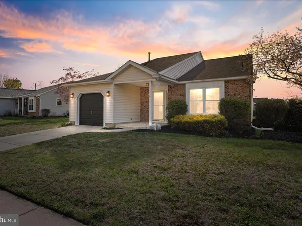 38 Pinecrest Dr, Deptford, NJ 08096