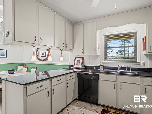 5th image of 9657 Twin Beech Rd