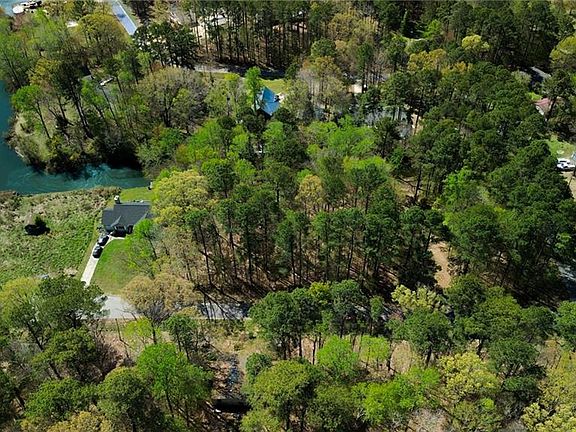 4th image of 35 Leeward Dr