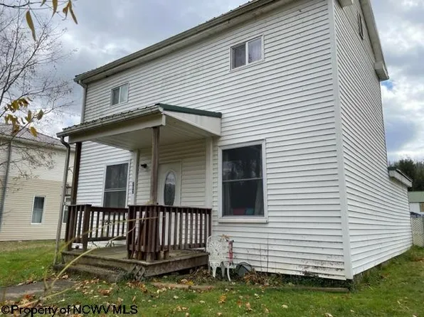 302 Graham St, Grafton, WV 26354
