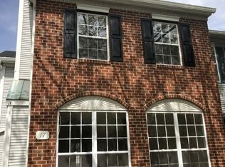 17 Hudson Ct, Franklin Park, NJ 08823