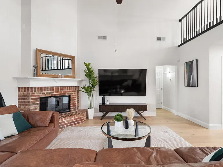 508 Bretts Way — Photo 8