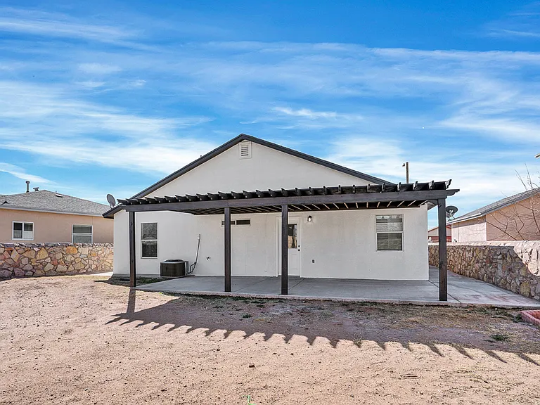 6017 Honeybee Ct — Photo 24