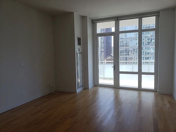 3rd image of 325 5th Ave APT 29E