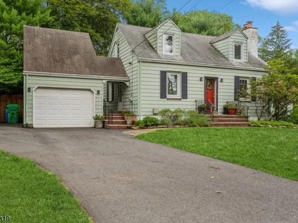 81 MOUNTAIN AVENUE, Mendham Boro, NJ 07945