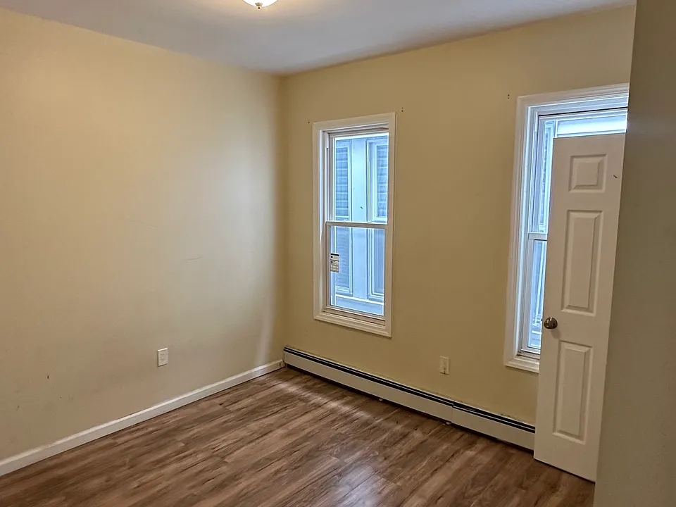 484 Nye Ave #2