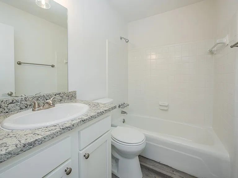 Cliff Terrace — Photo 7