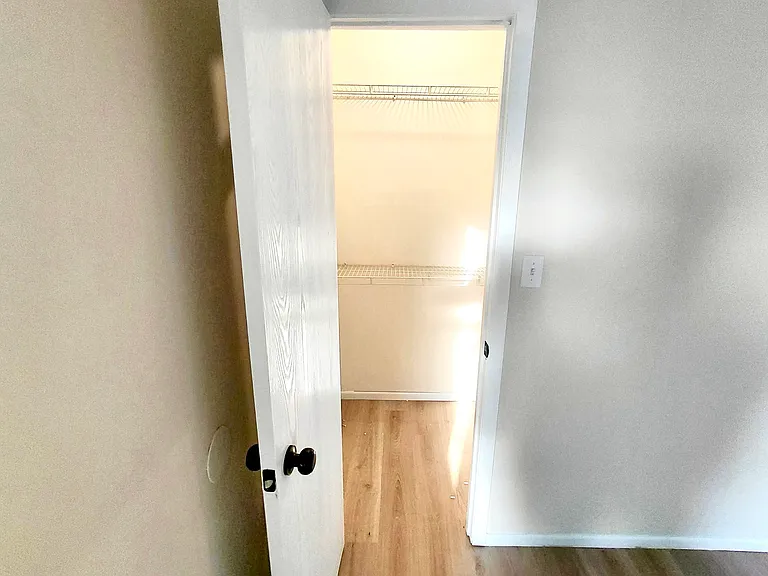 540 Lewis St #E — Photo 11