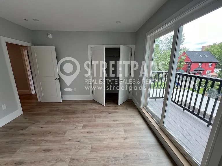 11 Holton St — Photo 9