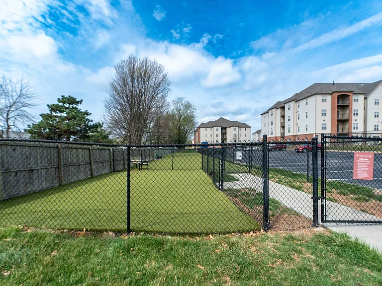 Coryell Courts Apartments — Photo 12