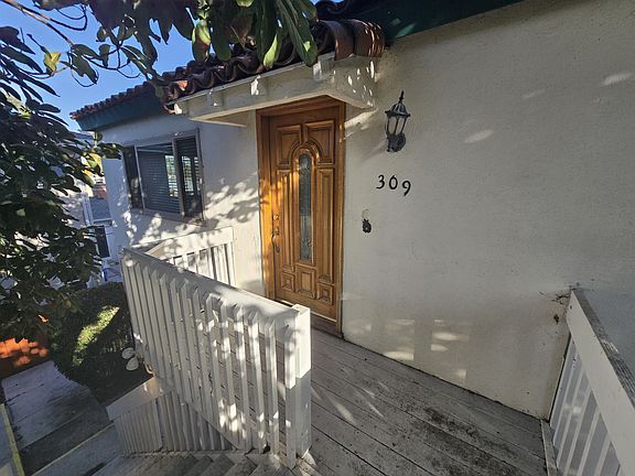 2nd image of 309-11 E Ave #309