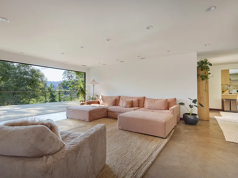 8052 Woodrow Wilson Dr — Photo 13