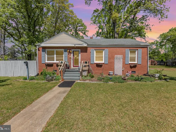 1725 Pender Ave, Petersburg, VA 23803