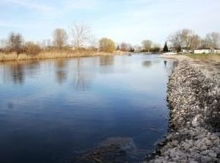 895 Riverside Dr, Suamico, WI 54173