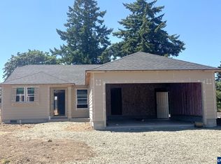 2306 Cheadle Lake Ct, Lebanon, OR 97355