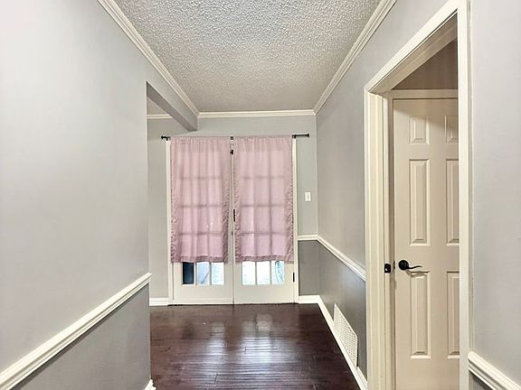 2nd image of 1216 Kingspark Dr