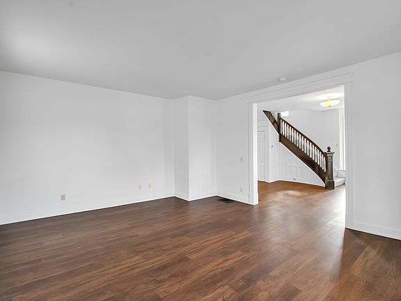 4th image of 5849 Broadway St #H