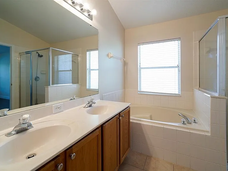 13518 Briarmoor Ct — Photo 12