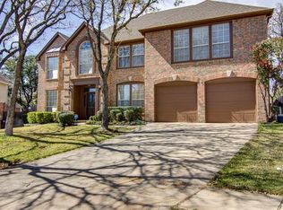 2700 Waltham Dr, Grapevine, TX 76051