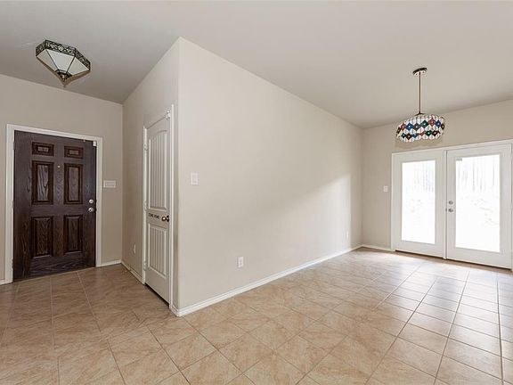 4th image of 1304 Glenwood Dr