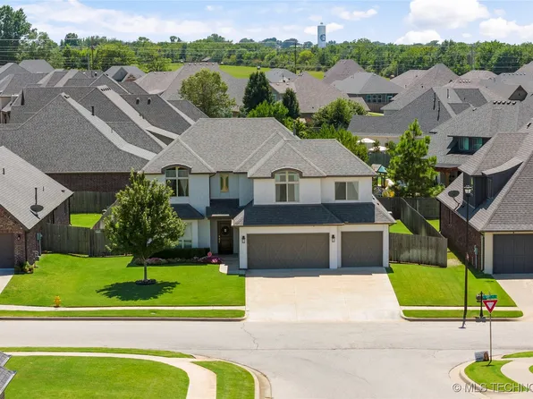 132 E 128th Pl S, Jenks, OK 74037