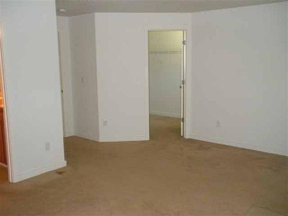 4th image of 5509 NE 69th Ave